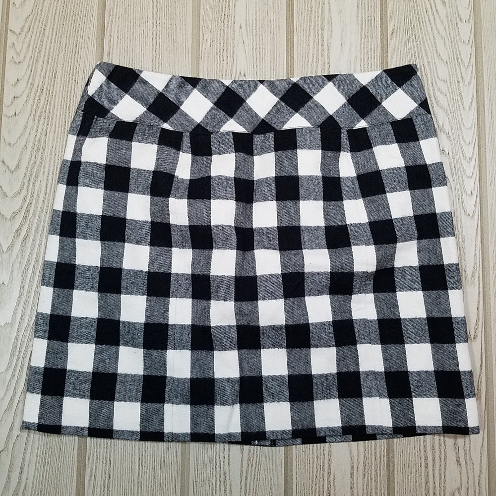 🌟Closet Closing🌟 Black & White Checked Skirt